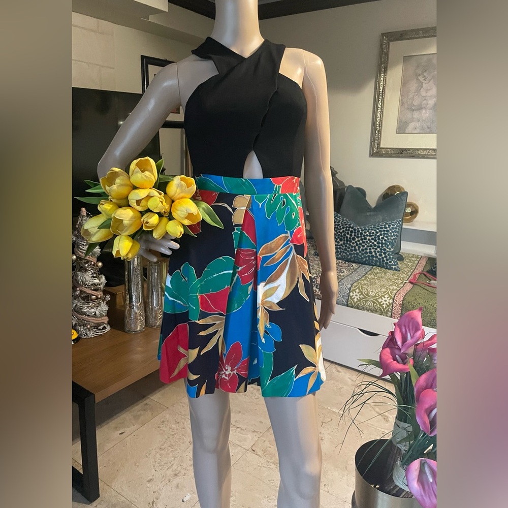 Alice + Olivia Tropical Floral Cut-Out Mini Dress - Size